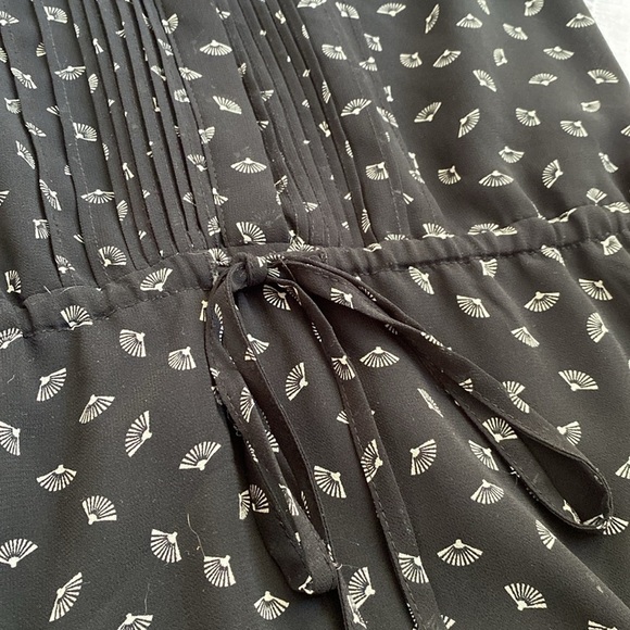 H&M little black printed dress with drawstring waist. - Picture 6 of 14